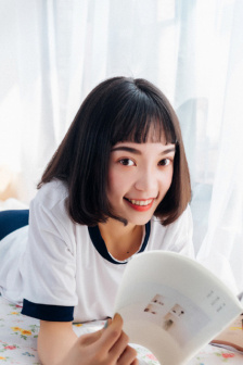 年轻小伙子滋润老女人